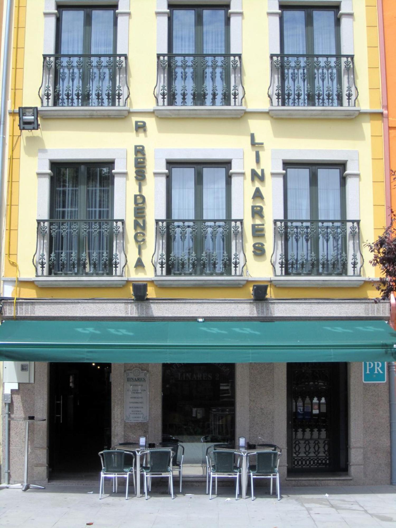 Hostal Linares รีบาเดโอ ภายนอก รูปภาพ